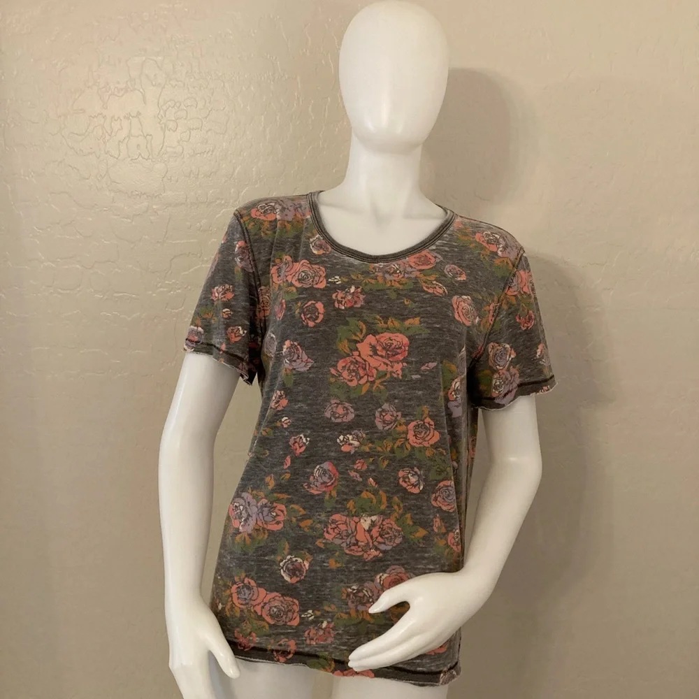 Free People Gray Floral Tourist Crew Neck T-shirt XS